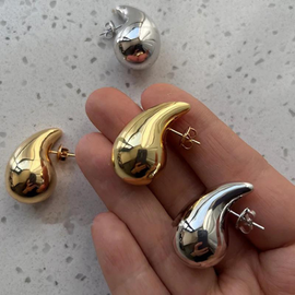 Boucle d'oreille goutte d'eau