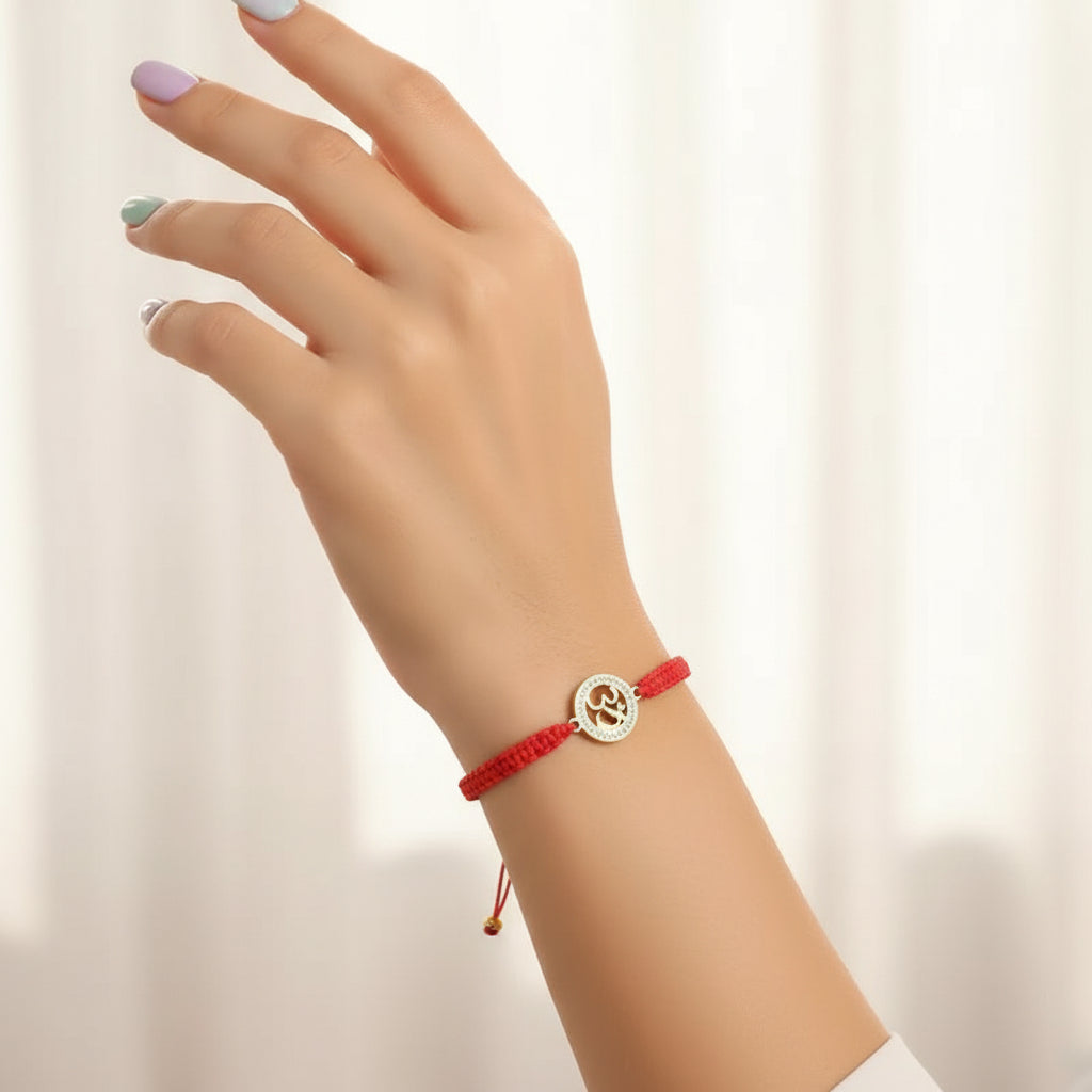 Bracelet Om doré strass